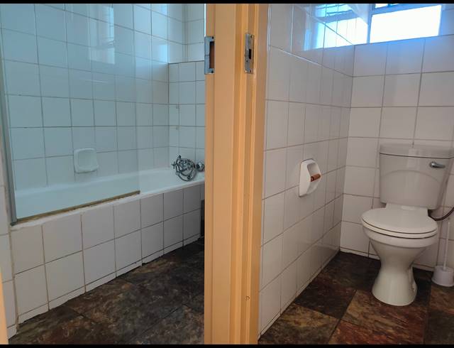 2 BEDROOM FLAT FOR SALE IN WEAVIND PARK